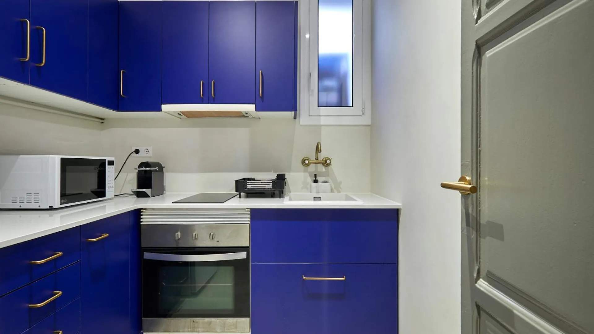 Classic Catalan Family Apartment With Balcony By Maison Pinata Barcelona Espanha